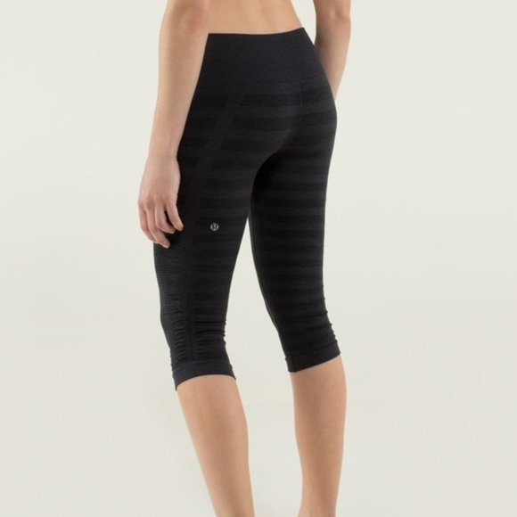 Lululemon In The Flow Crop Stripe - Picture 2 of 5